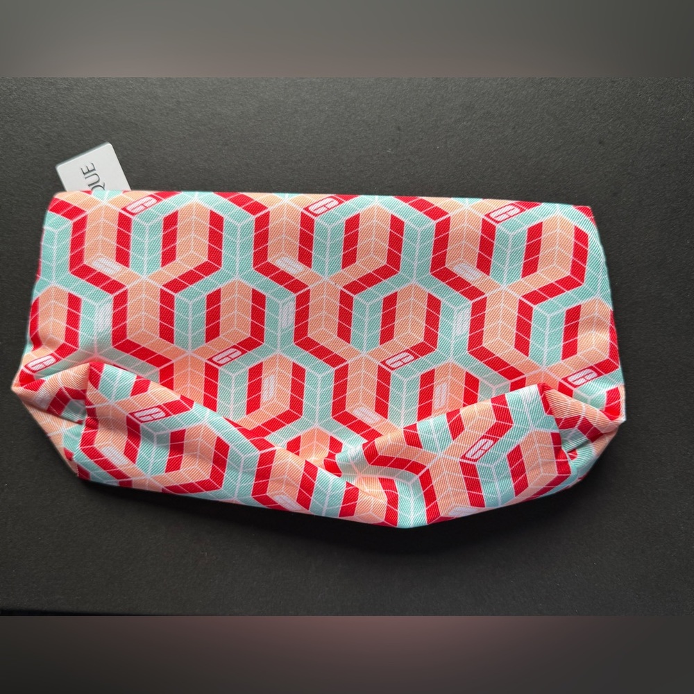 CLINIQUE make-up bag